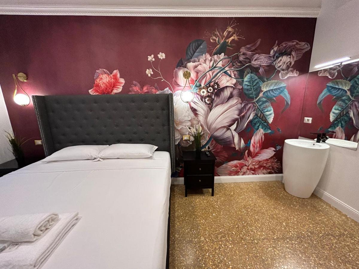 Raffaello'S Place Rome Exterior photo
